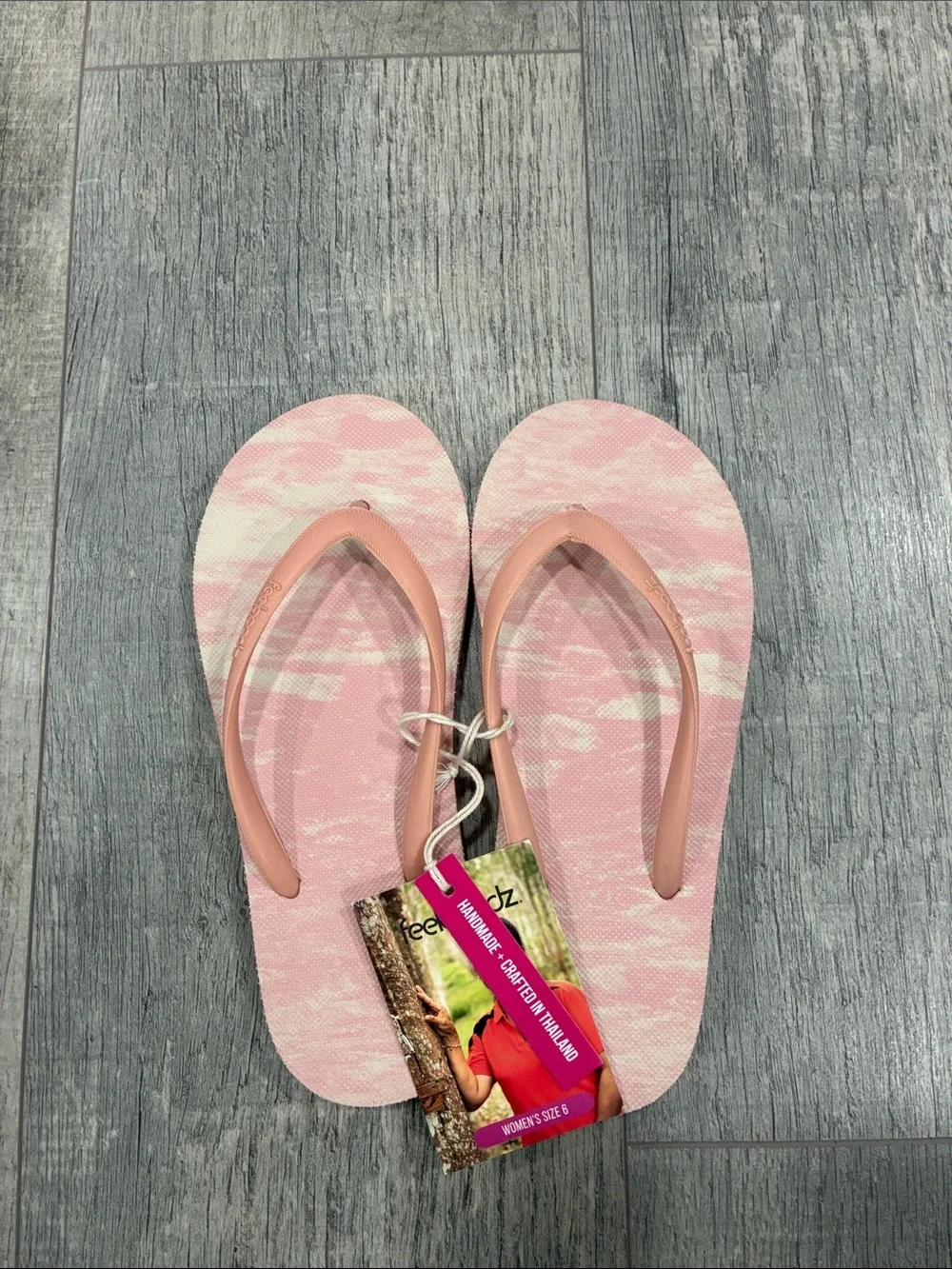 Feelgoodz Women’s Slimz Remix Light Pink Patterned Flip Flops Sandal Sz 6